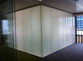 Dinding Partisi Frost Tempered Laminated Glass Dengan Film Cerdas yang Dapat Dialihkan